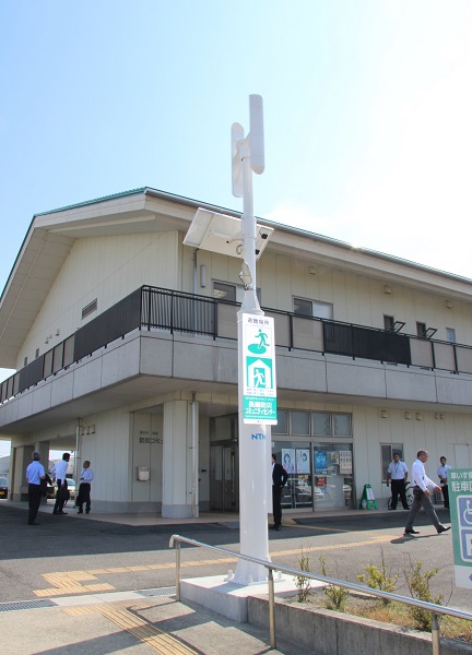 長島防災コミュニティセンターに設置された「NTNハイブリッド街路灯」