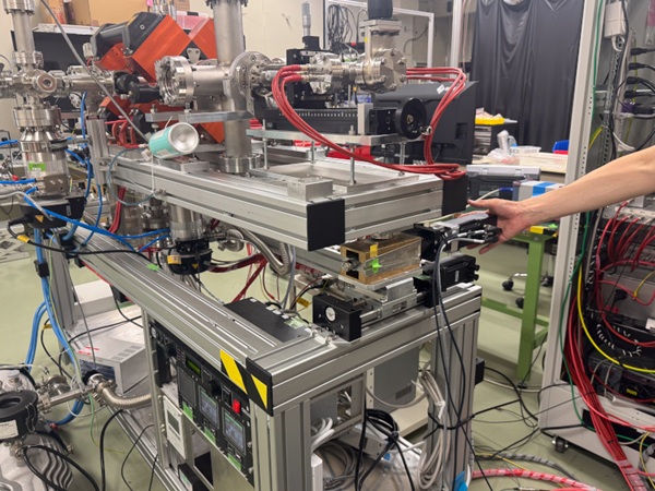 イグス　JAXA実験装置に採用　JAXA宇宙科学研究所の地上プラズマ実験装置「電子ビームイオントラップ（EBIT）」　bmt　ベアリング＆モーション・テック