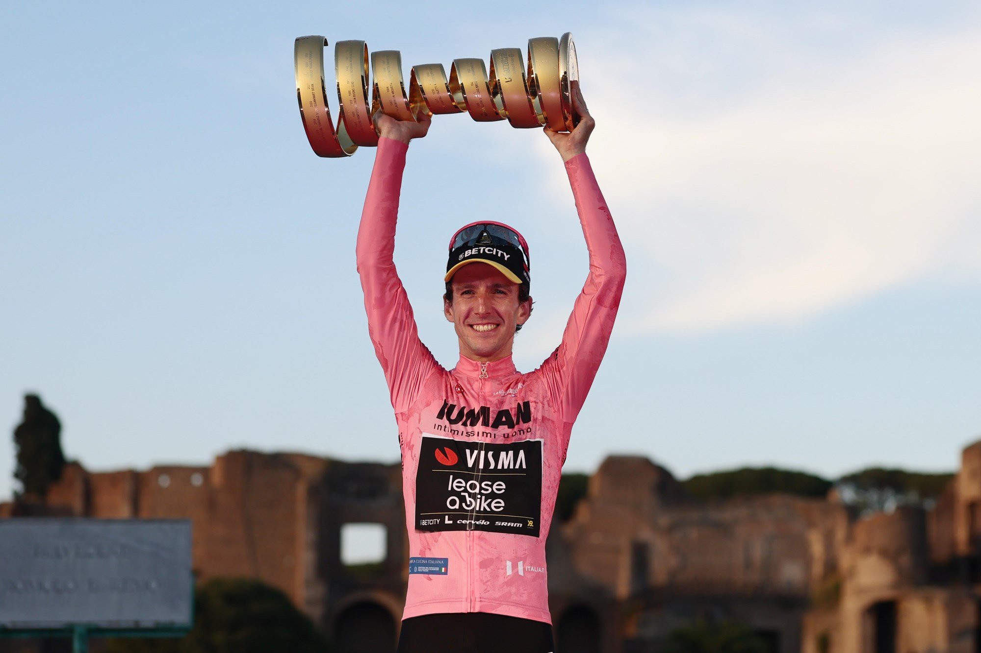 ジェイテクト 個人総合優勝を果たしたサイモン・イェーツ選手 bmt ベアリング&モーション・テック