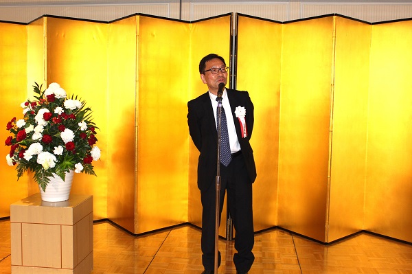 第46回工作機械技術振興賞贈賞式 挨拶する荒牧氏 bmt ベアリング&モーション・テック