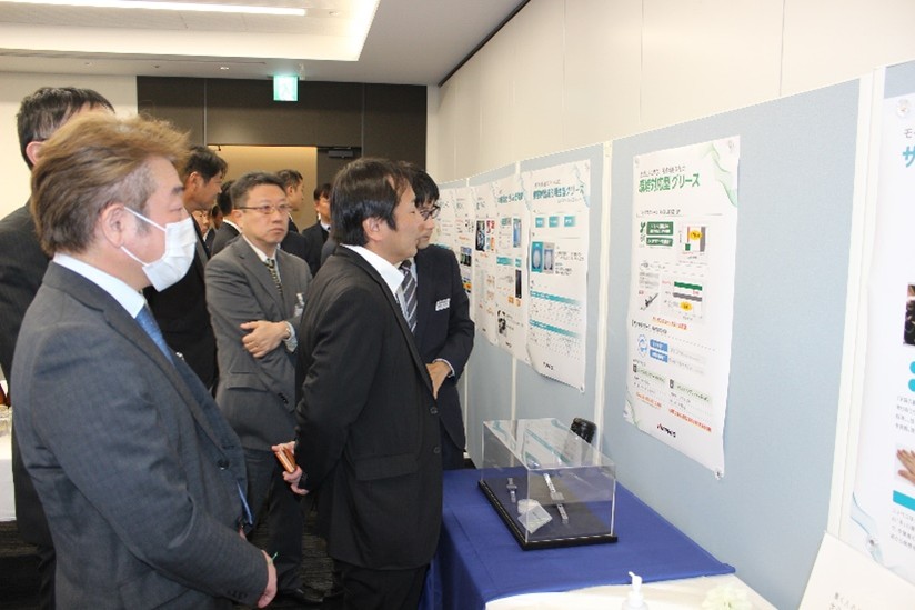 ニッペコ 第2回トライボロジー技術セミナー ポスターセッションのようす bmt ベアリング&モーション・テック