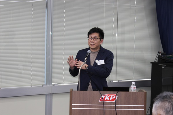 bmt講演会　ショートプレゼンを行う國井氏    講演3「E-Axleにおける要求　bmt　ベアリング＆モーション・テック