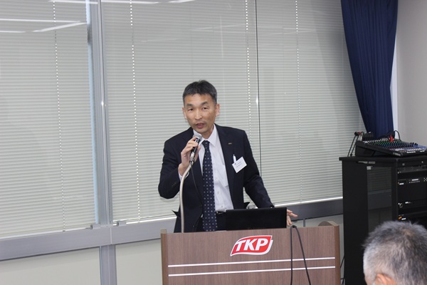 bmt講演会　講演する花野氏　bmt　ベアリング＆モーション・テック