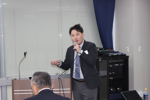 bmt講演会　講演する白石氏　bmt　ベアリング＆モーション・テック