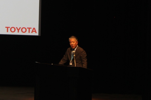 講演する宮崎氏　bmt　ベアリング＆モーション・テック