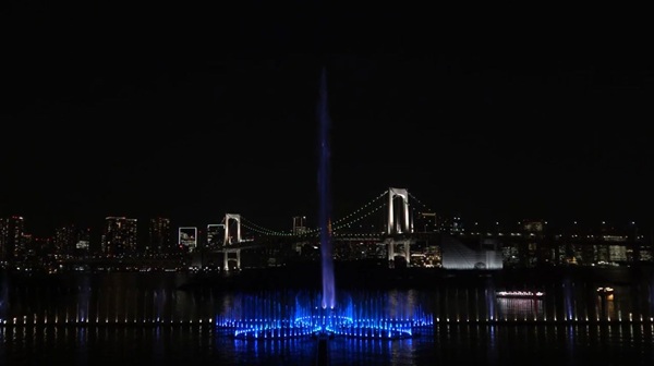 イグス　世界最大級の規模を誇る噴水「東京アクアシンフォニー」（東京都提供）　bmt　ベアリング＆モーション・テック