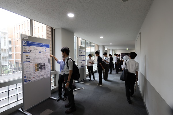 トライボロジー会議2026秋名古屋　学生・若手ポスターセッションのようす　bmt　ベアリング＆モーション・テック